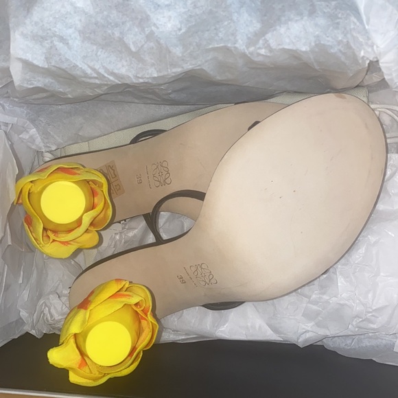 Loewe Tulip Leather Sandals - Picture 6 of 11